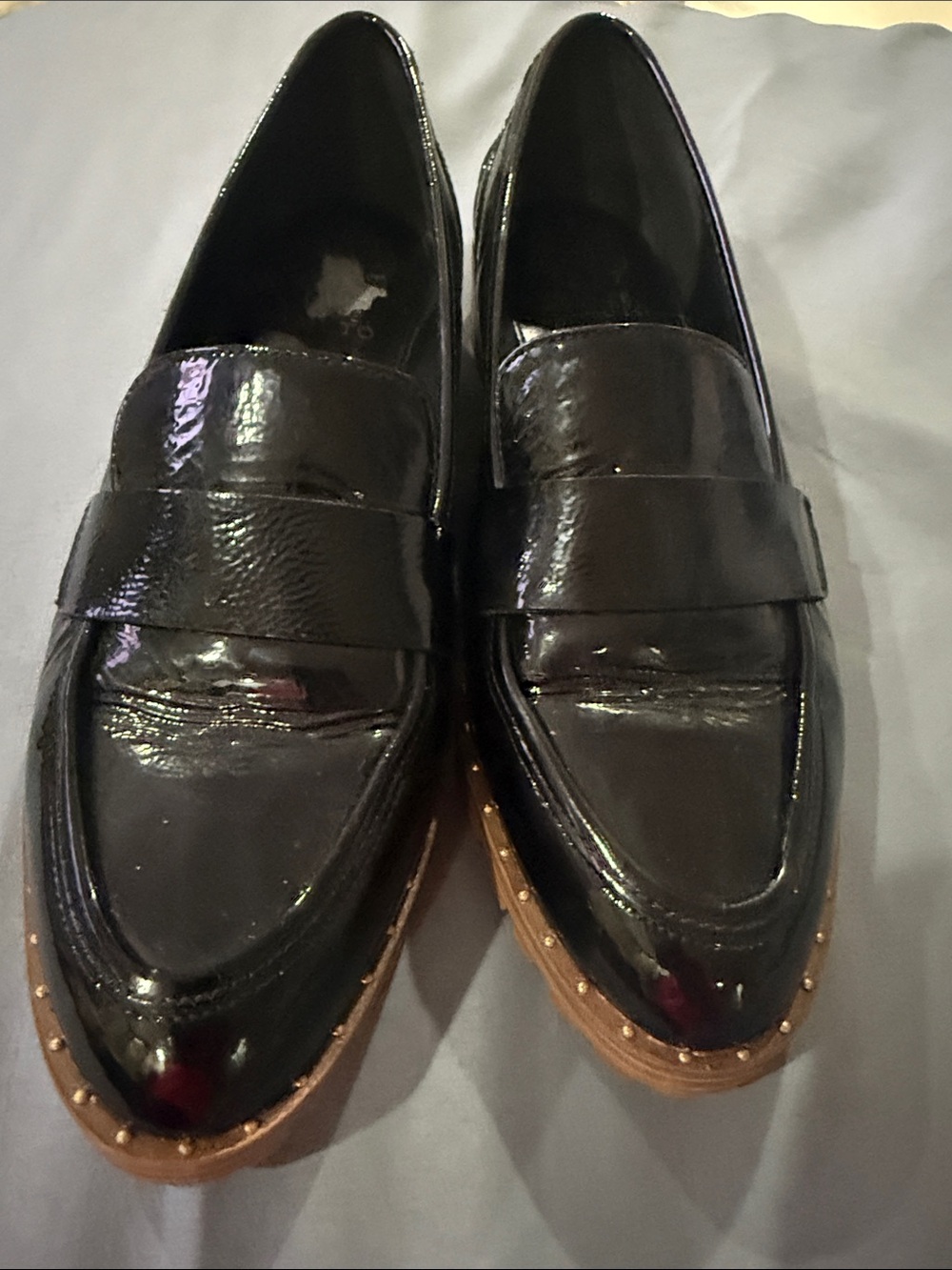 Women’s Vince Camuto Black Patent Leather Penny Loafers size 8.5 medium.